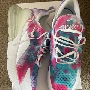 Nike Air Max 270